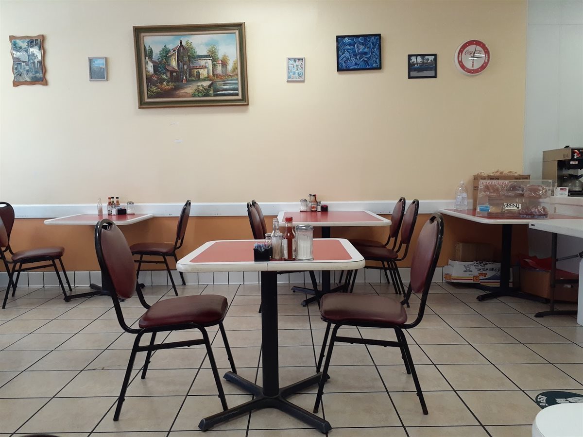 Boulevard Cafe